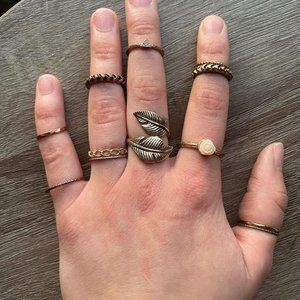 Set of 12 rings. All goldish color!